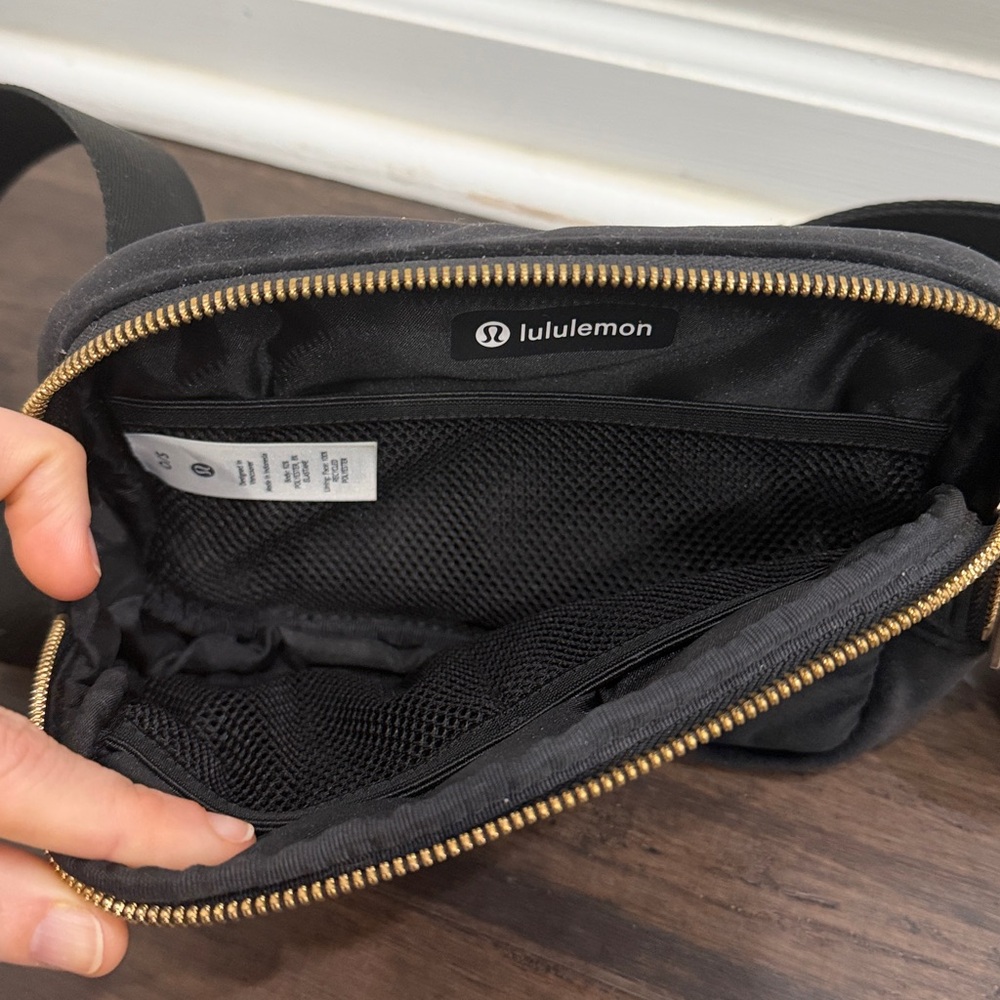 Lululemon Everywhere Belt Bag 1L Quilted Velour - Picture 3 of 4